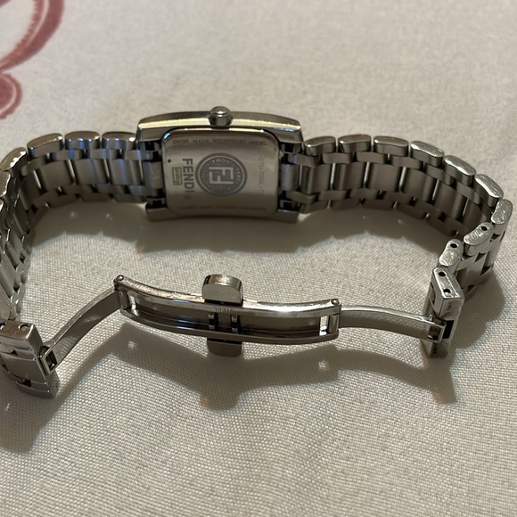 Fendi watch with sapphire crystals. Just needs a battery. - Picture 6 of 8